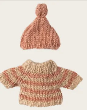 Knitted sweater and hat, Big Sister mouse/ Deer