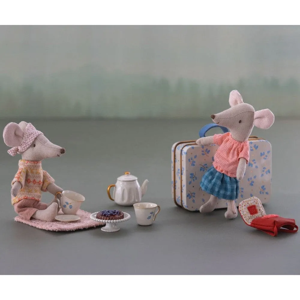 Maileg afternoon treat for mouse - blue madelaine