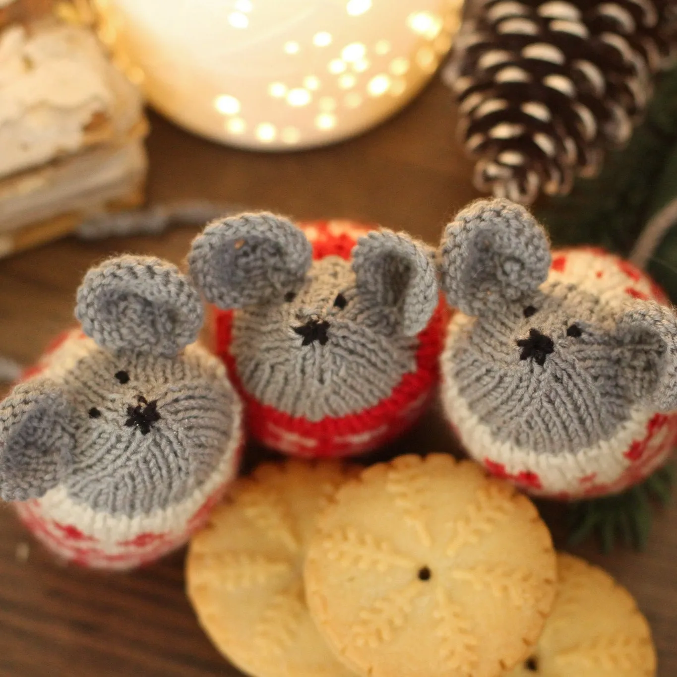 Nordic Christmas Mice | Knitting Kit