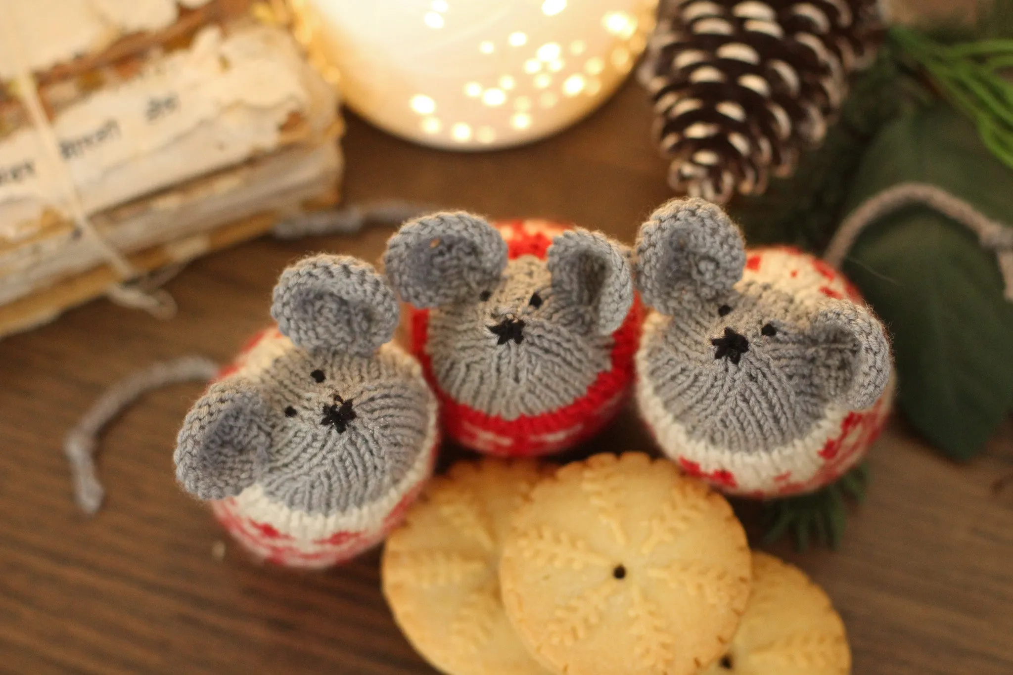 Nordic Christmas Mice | Knitting Kit