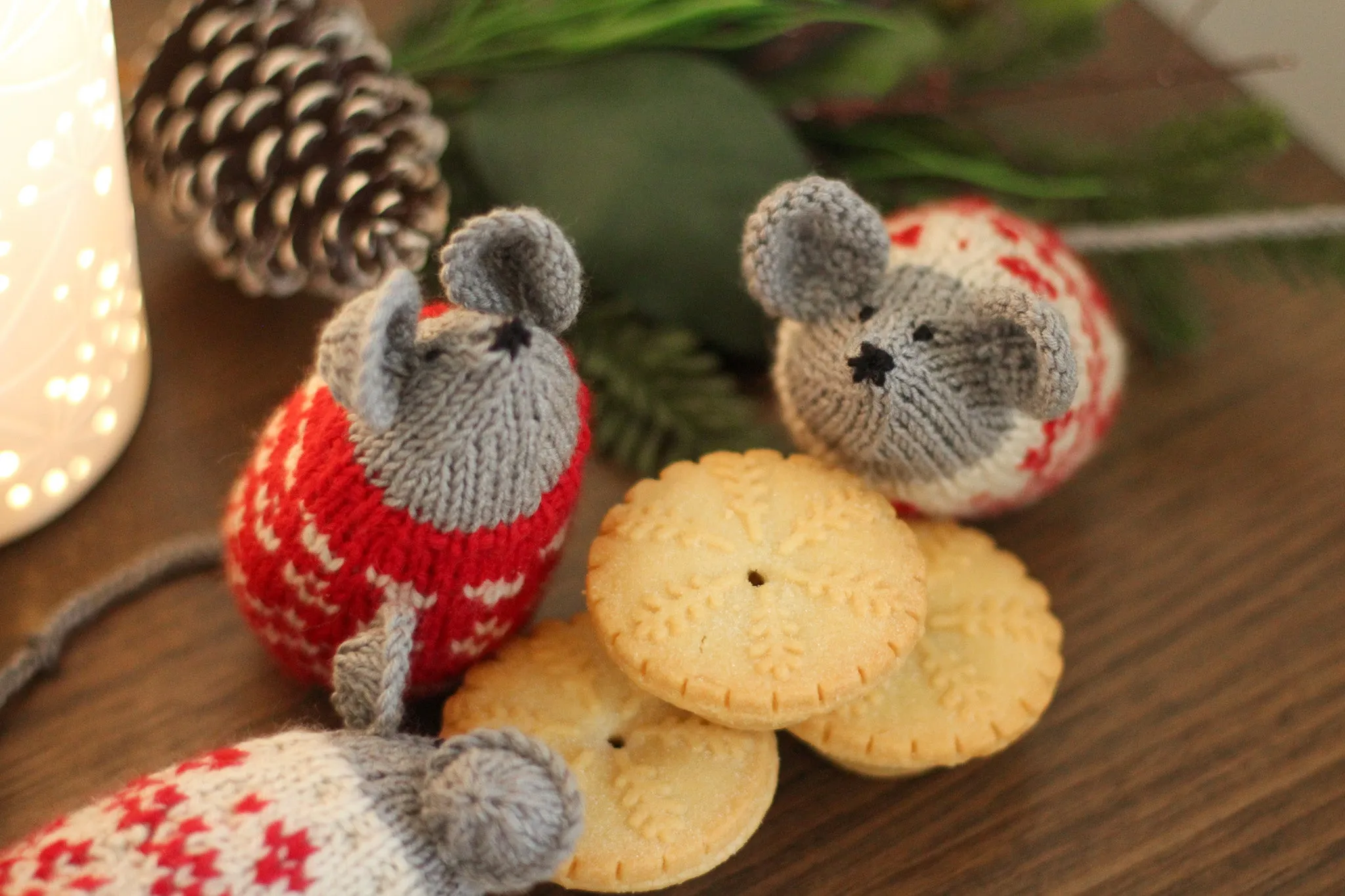 Nordic Christmas Mice | Knitting Kit