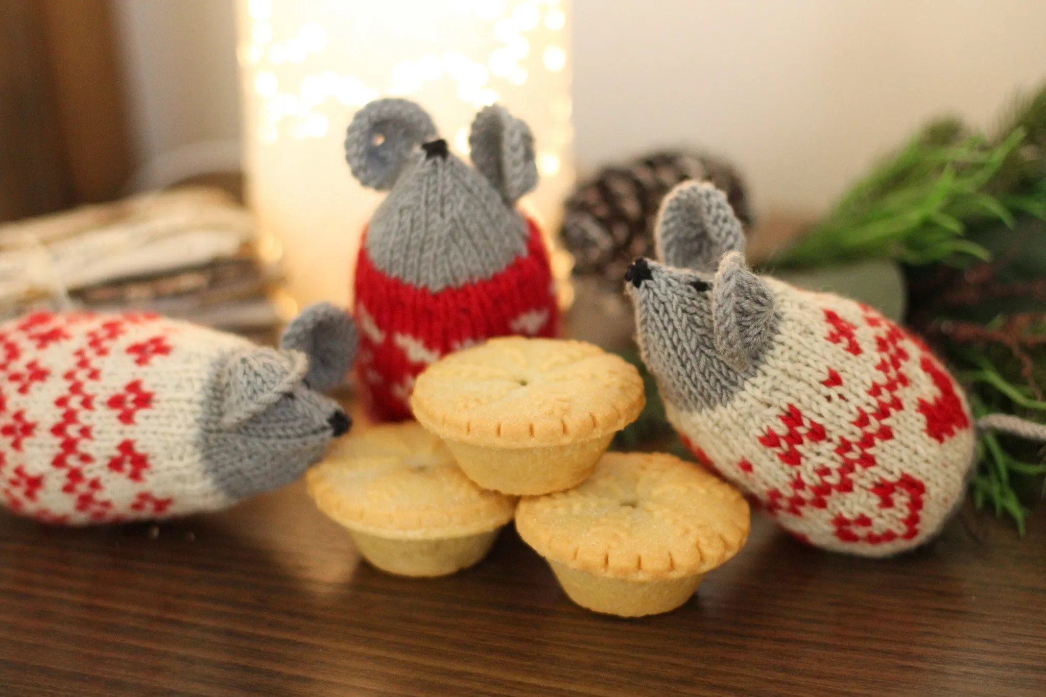 Nordic Christmas Mice | Knitting Kit