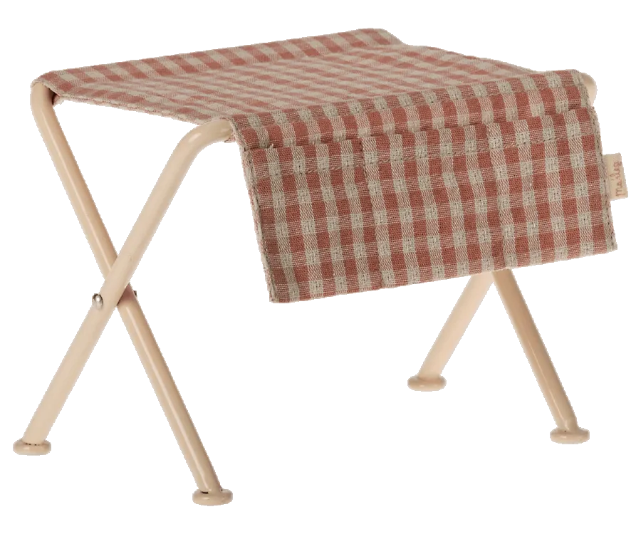 Nursery table, Micro