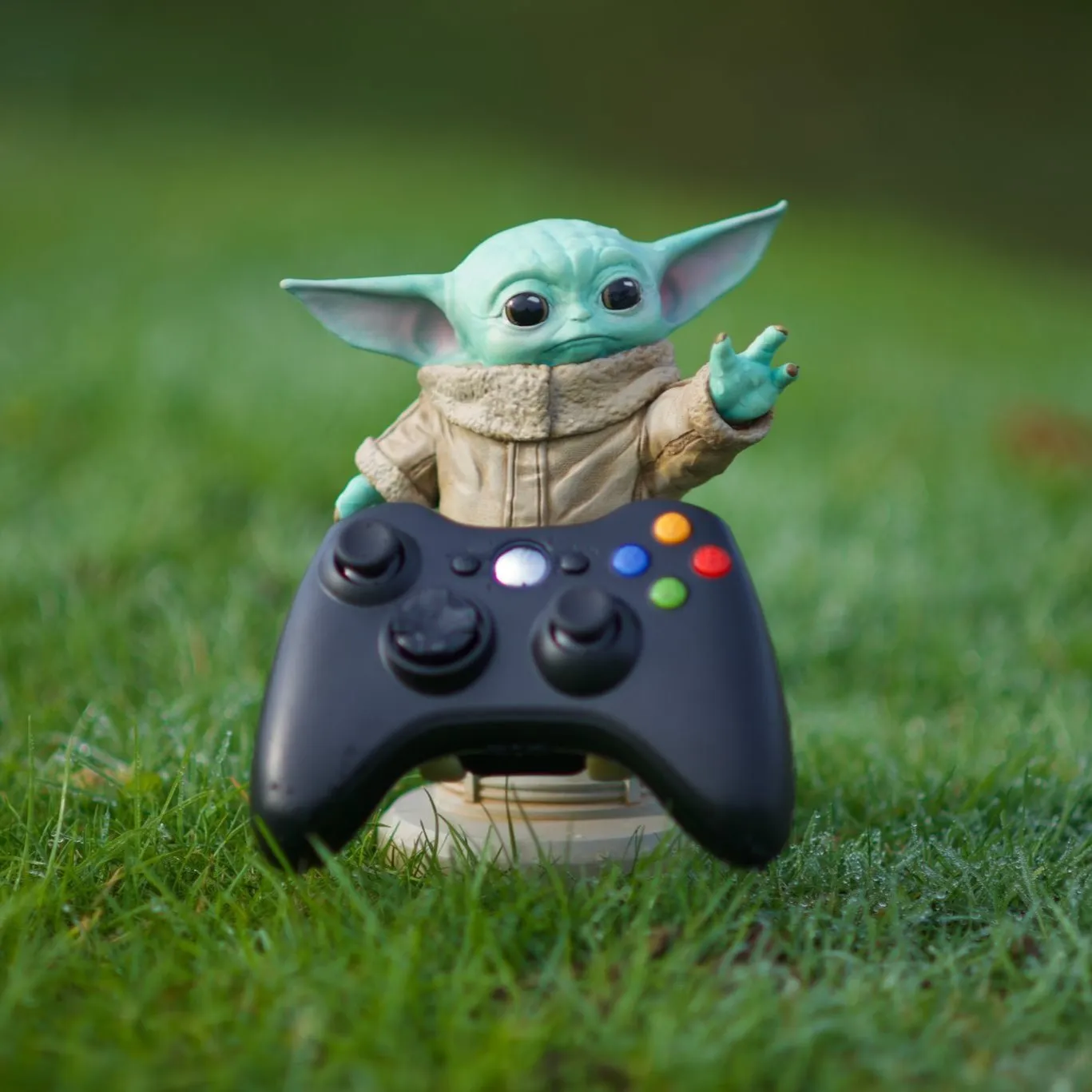 Star Wars: Limited Edition of The Child Cable Guys R.E.S.T Collectable Figure Device Holder